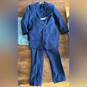 5T Navy blue suit